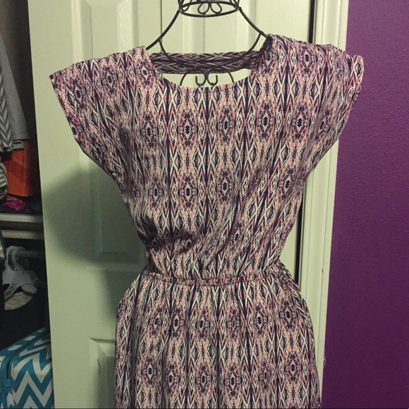 Cute shirt dress with pockets. - Picture 1 of 2